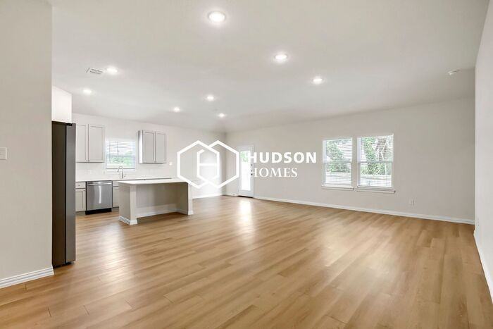 1308 Richards Ranch Rd - Photo 3 of 13