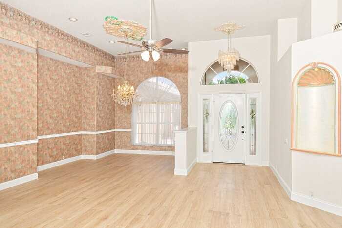 117 Grand Oak Cir - Photo 4 of 35