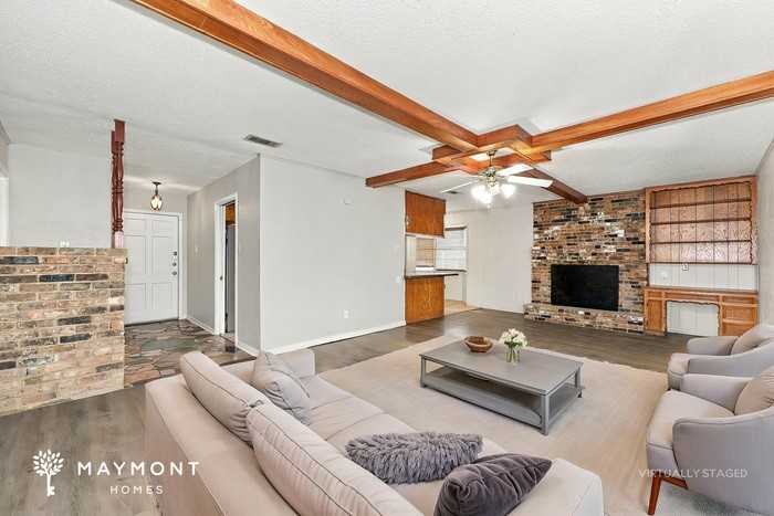 301 Woodhaven Dr - Photo 5 of 16