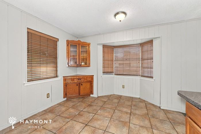 301 Woodhaven Dr - Photo 6 of 16
