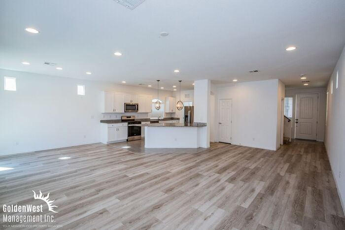 7786 Tyrell Peaks St - Photo 2 of 21