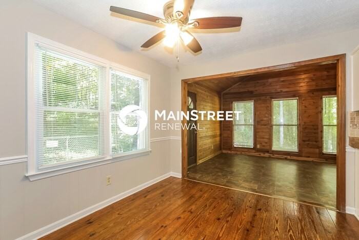 302 Meek Dr - Photo 4 of 16