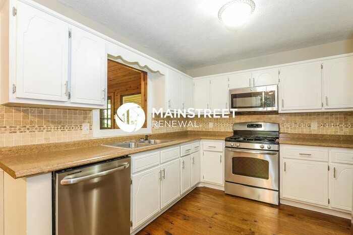 302 Meek Dr - Photo 5 of 16