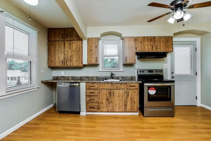 5208 Roberta Dr - Photo 6 of 9