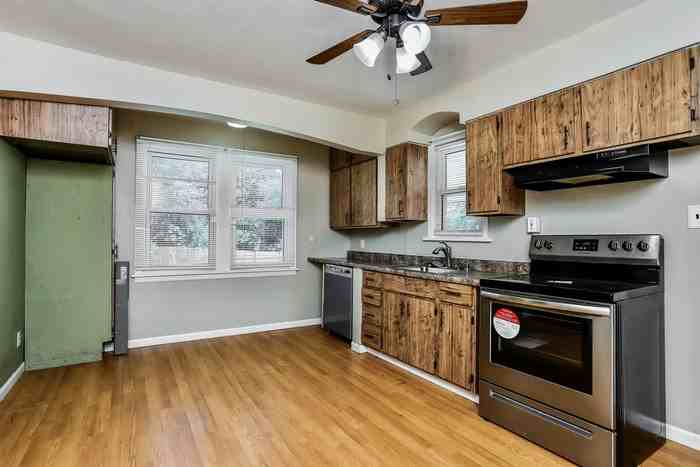 5208 Roberta Dr - Photo 7 of 9