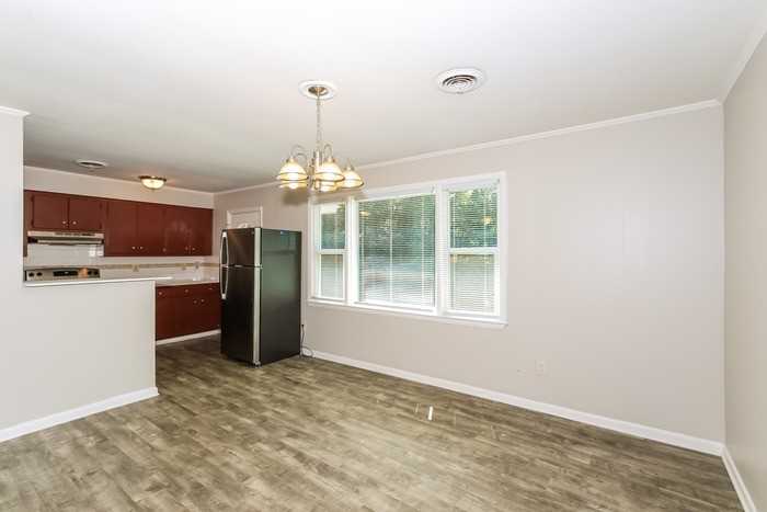 2861 Glenn Hills Cir - Photo 5 of 13