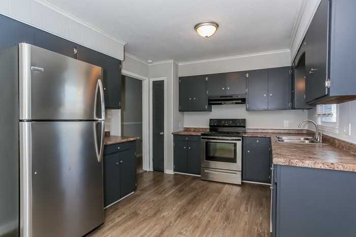 110 Landis St - Photo 4 of 10