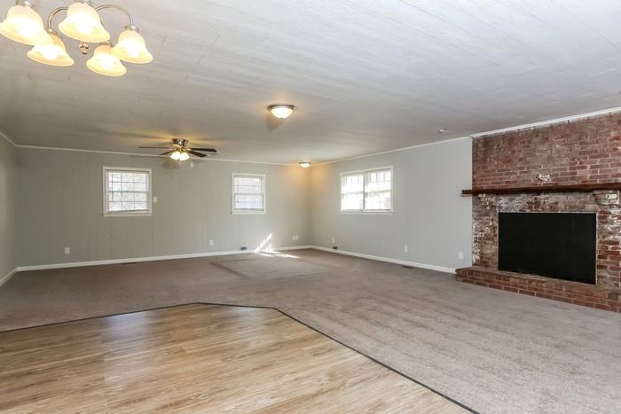 110 Landis St - Photo 5 of 10