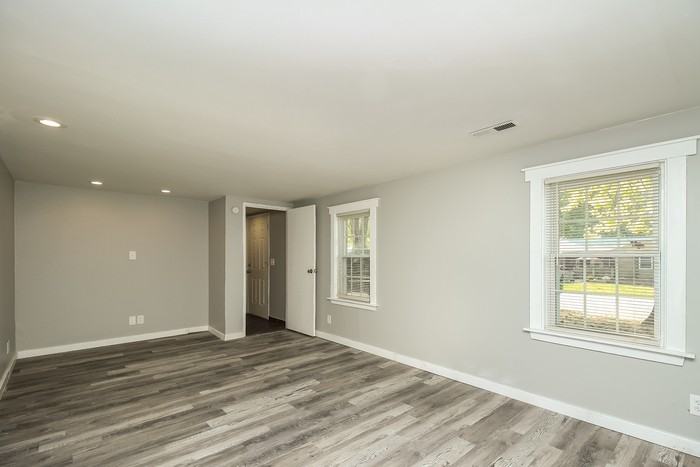 5149 N Palmer Ave - Photo 2 of 10