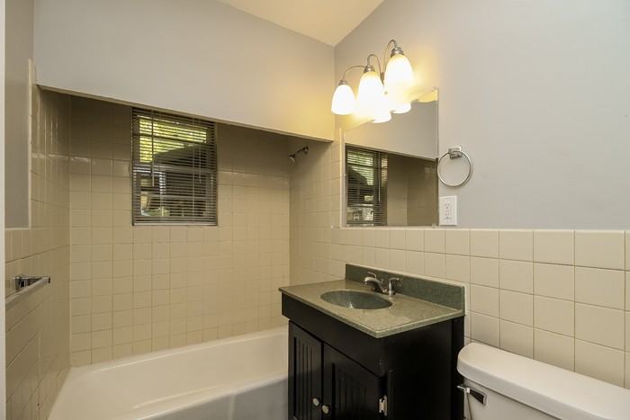 5149 N Palmer Ave - Photo 6 of 10