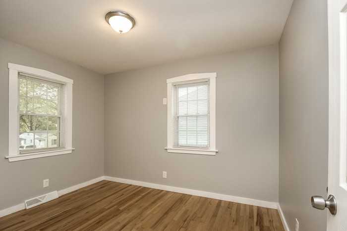 5149 N Palmer Ave - Photo 7 of 10