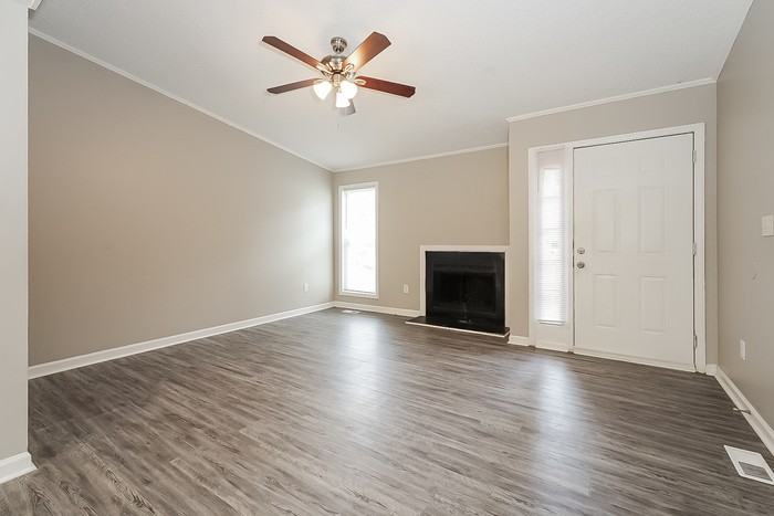 2114 Stoneycreek Dr - Photo 4 of 11