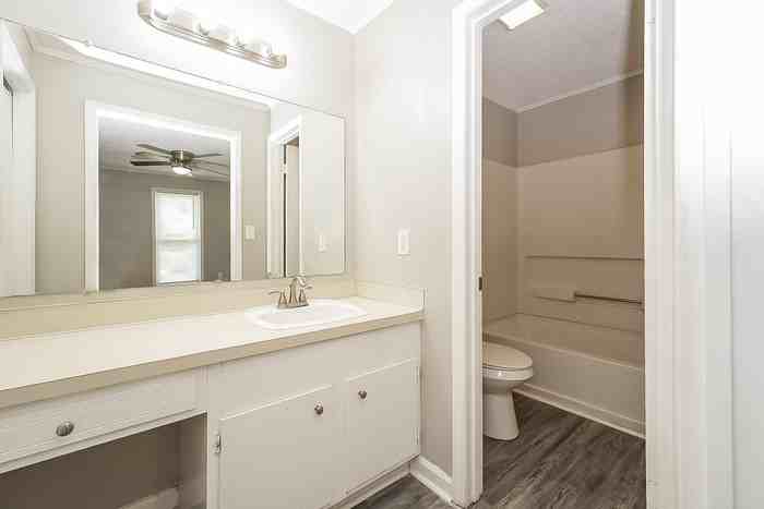 2114 Stoneycreek Dr - Photo 7 of 11