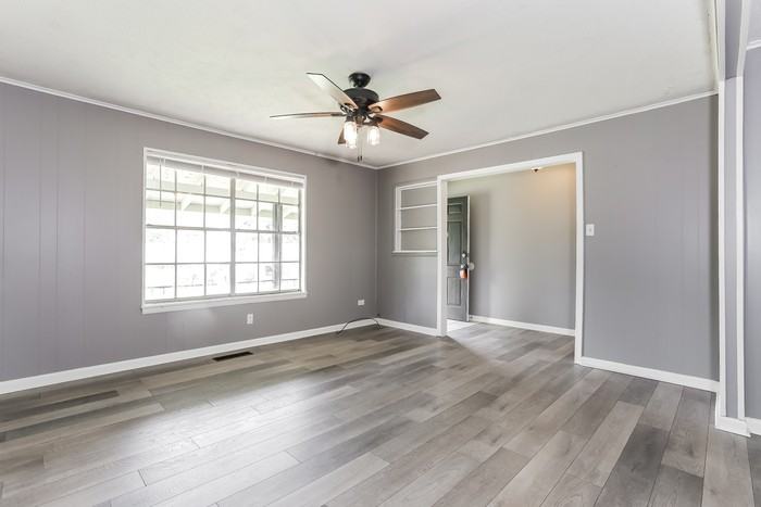 7817 Powell Dr - Photo 4 of 9