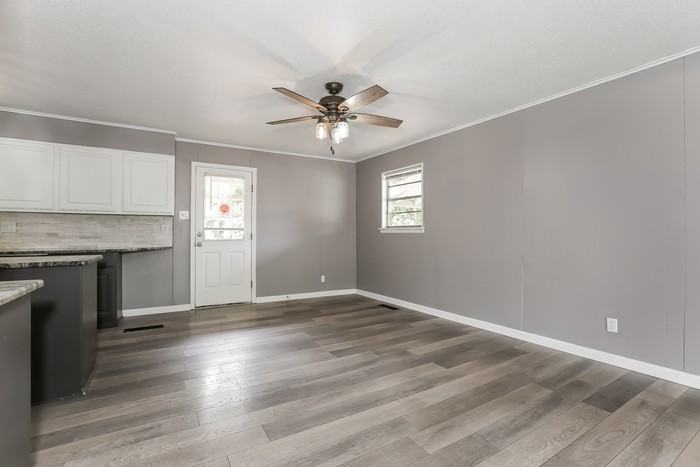 7817 Powell Dr - Photo 5 of 9