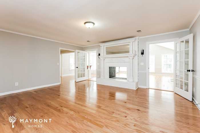 109 Woodgreen Dr - Photo 4 of 12
