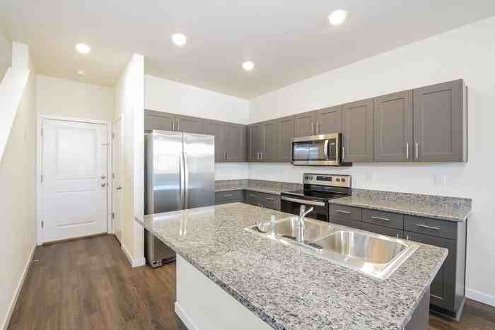 13520 Oneida Ln - Photo 5 of 16