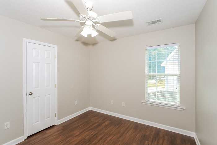 339 Belair Rd - Photo 7 of 10