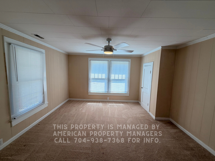 904 Cadillac St - Photo 3 of 9
