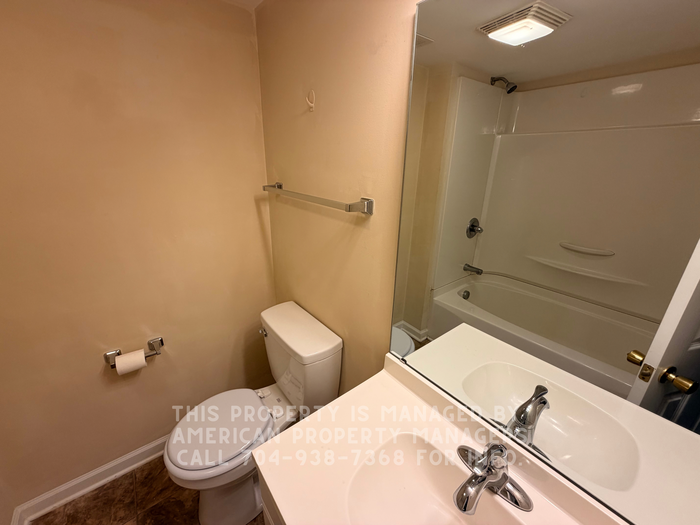 904 Cadillac St - Photo 5 of 9