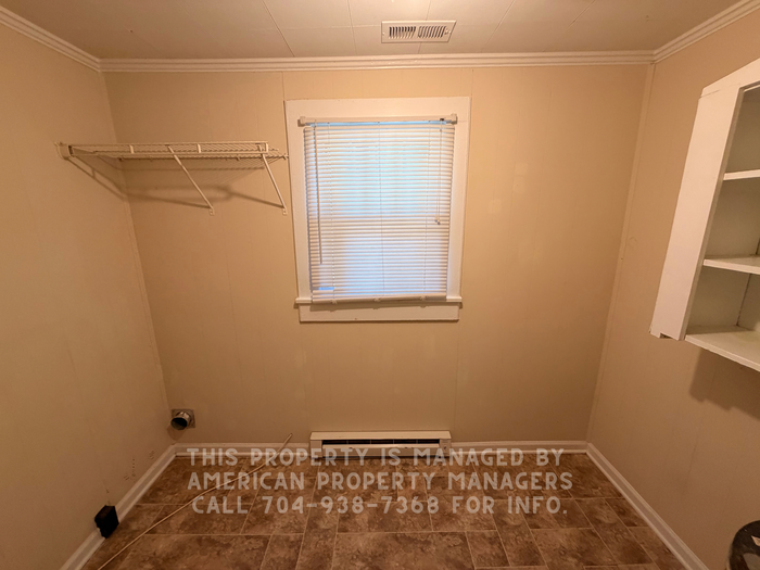 904 Cadillac St - Photo 6 of 9