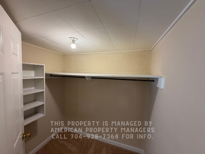 904 Cadillac St - Photo 7 of 9