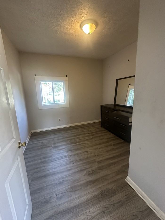 3301 W 11th St - Photo 6 of 10