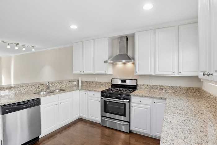4626 Dillon Pl - Photo 7 of 25