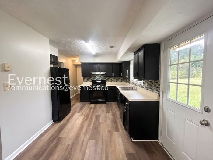 276 Windemere Way - Photo 5 of 22