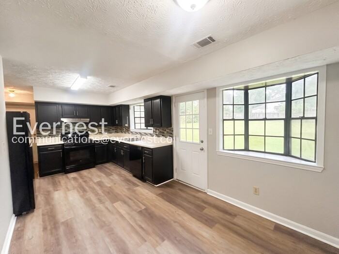276 Windemere Way - Photo 6 of 22