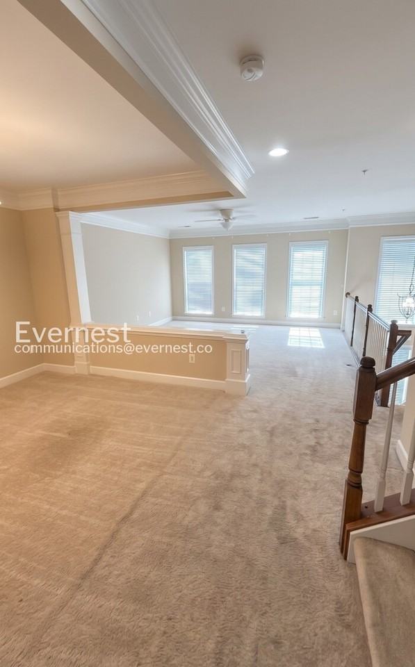 2372 Brookmoor Ln - Photo 7 of 12