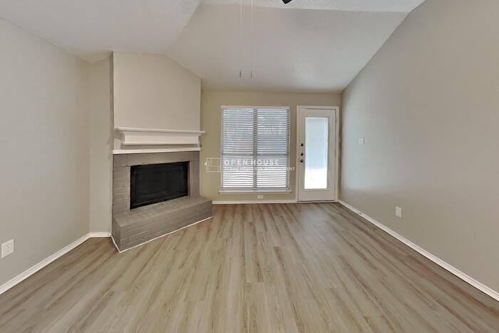 5615 Alicante Dr - Photo 4 of 21