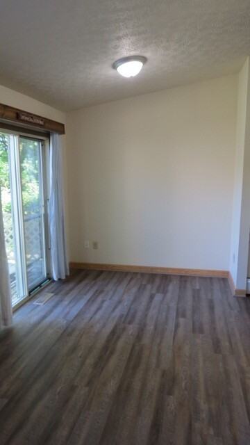 1008 Tobi Dr - Photo 4 of 15