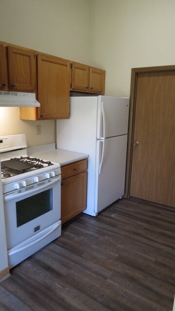 1008 Tobi Dr - Photo 5 of 15