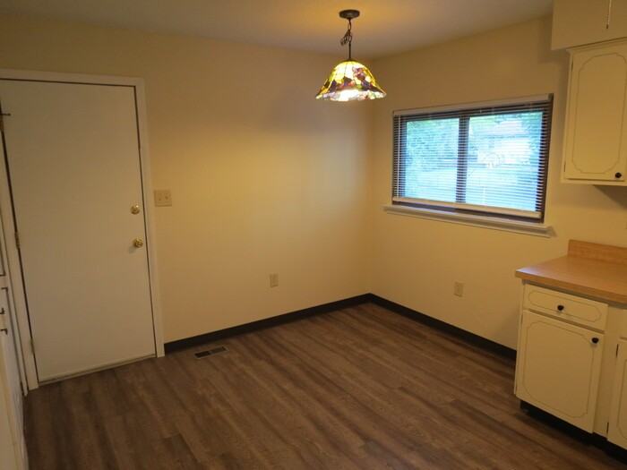 2823 Marigold Ave - Photo 5 of 14