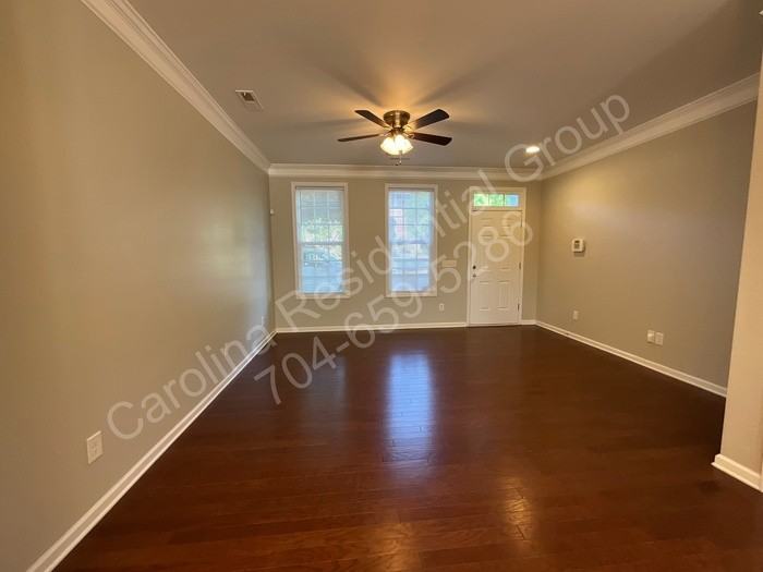 9511 Longstone Ln - Photo 4 of 16