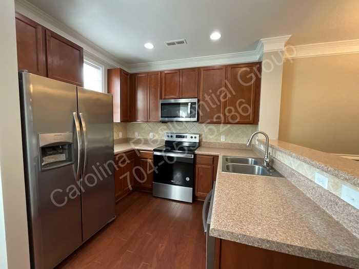 9511 Longstone Ln - Photo 6 of 16