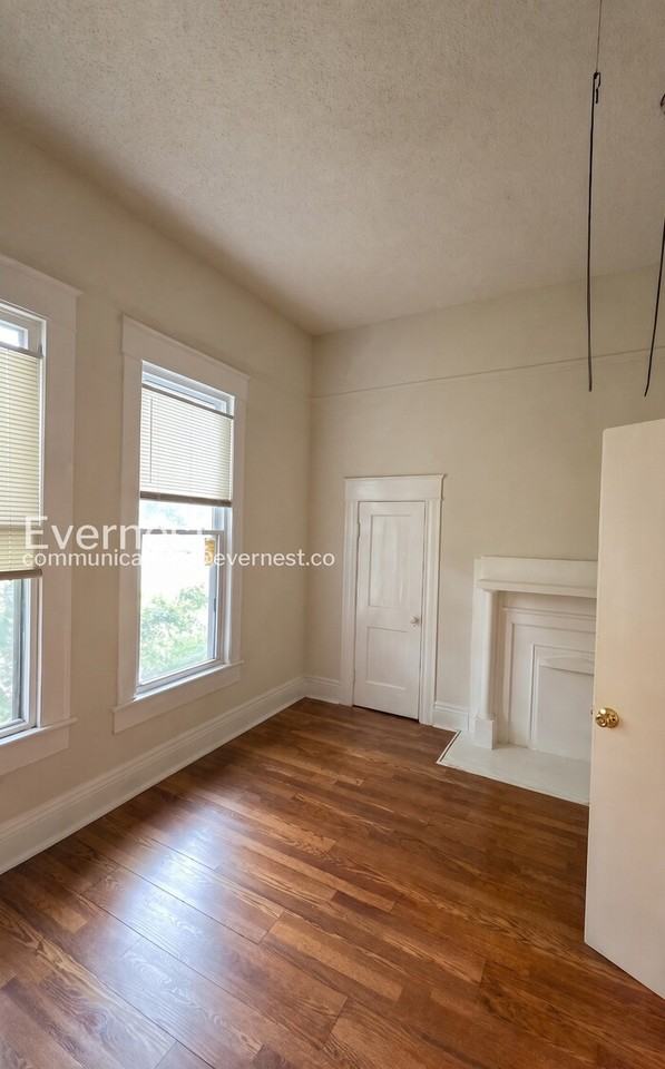 921 53rd St N #B - Photo 7 of 15