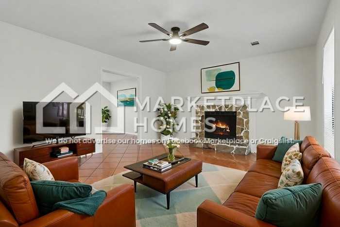 5242 Station Cir - Photo 4 of 22