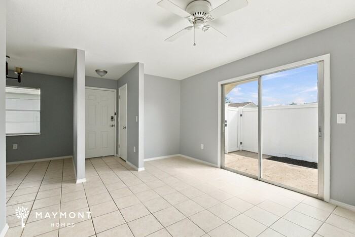211 Dorchester Sq - Photo 6 of 12
