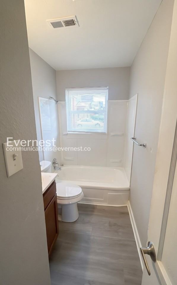 1000 4th Ave W #1 - Photo 7 of 17