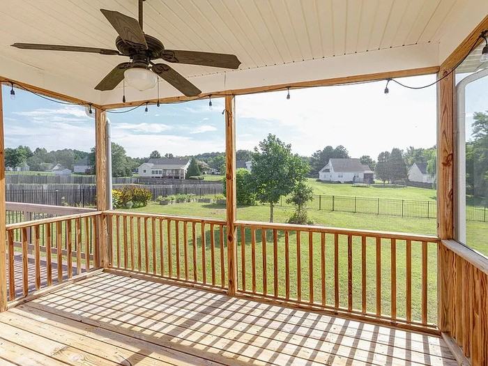 75 Glen Oaks Dr - Photo 2 of 36