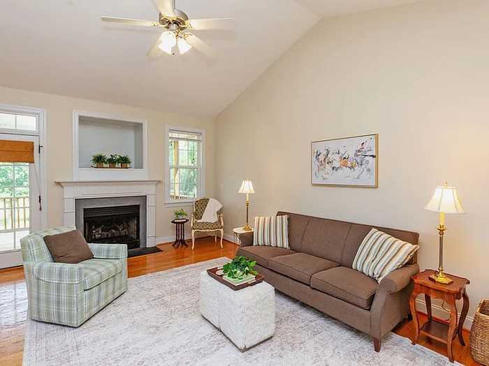75 Glen Oaks Dr - Photo 5 of 36