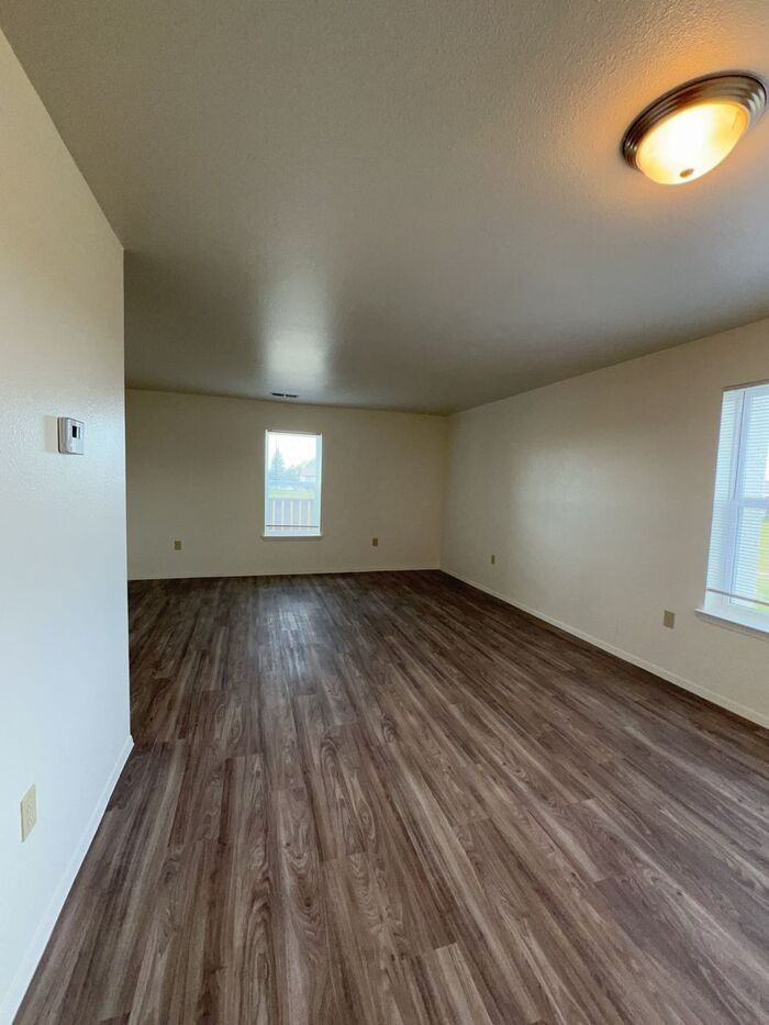202 Dunn Ct - Photo 2 of 7