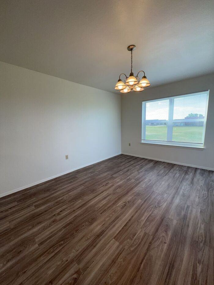 202 Dunn Ct - Photo 4 of 7