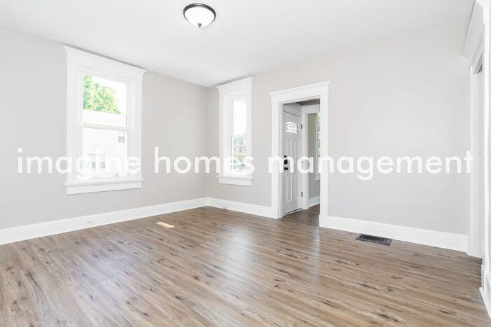 4601 Thoburne St - Photo 4 of 20