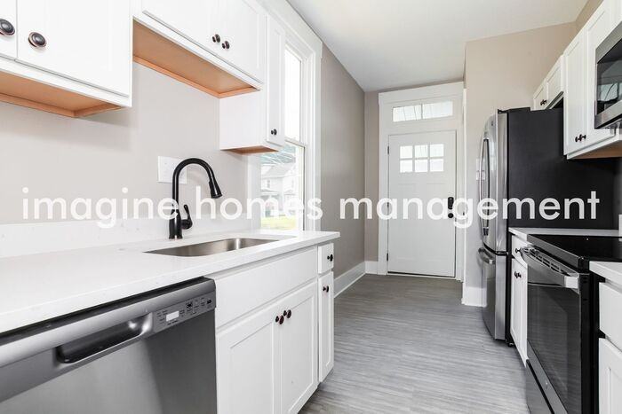 4601 Thoburne St - Photo 7 of 20