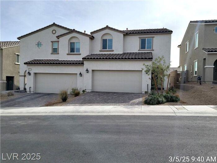 371 Rosefinch St - Photo 2 of 32