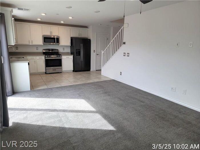 371 Rosefinch St - Photo 6 of 32
