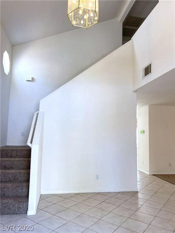 10229 Abano Ct - Photo 3 of 32